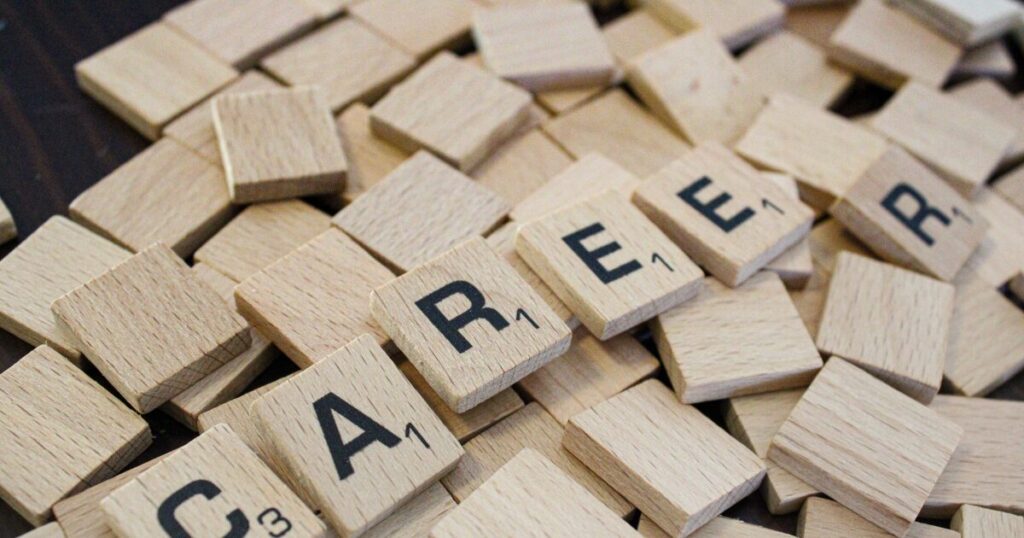 供給過多の未来に備える！戦略的キャリアプランニング